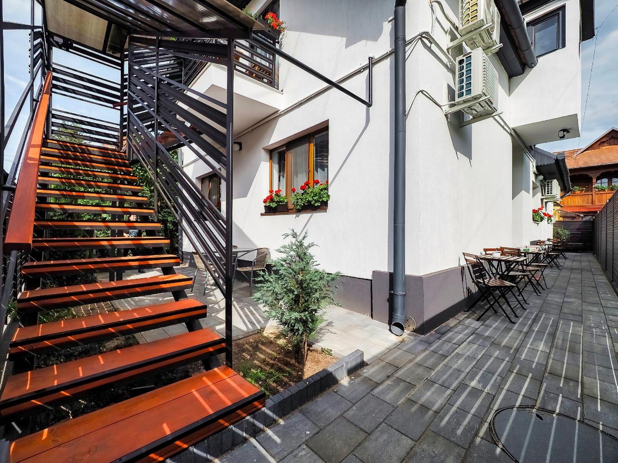 Ben Apartments Sibiu Buitenkant foto
